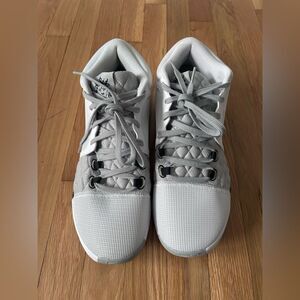 New Nike Lebron Witness VIII Men's Basketball Shoes Size 11.5